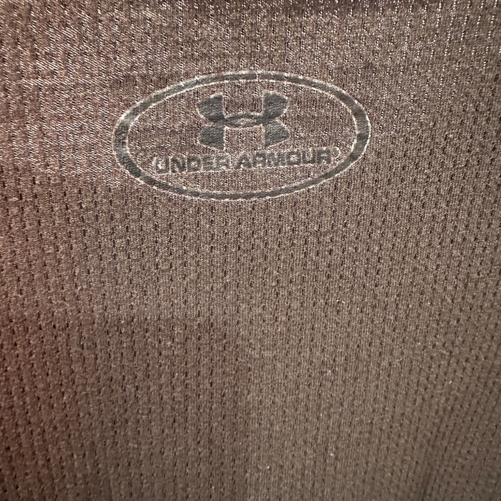 Under armor army green pullover shirt. It is a men’s size large. - Picture 3 of 4